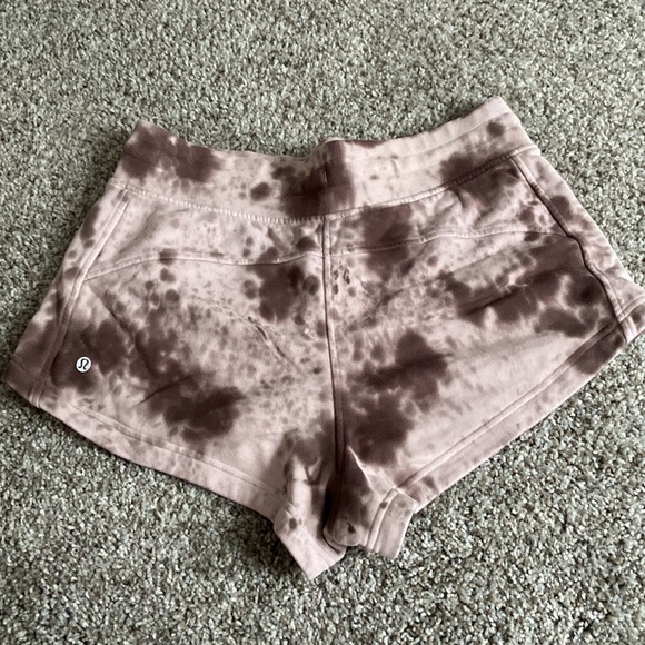 Inner Glow High Rose Short from Lululemon Size 8 - Picture 3 of 4